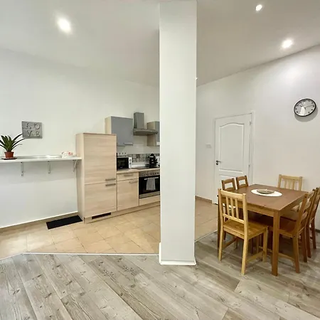 Apartment Relax With 2 Bedroom, 2 Bathroom For 6 People In The Centre Free Coffee