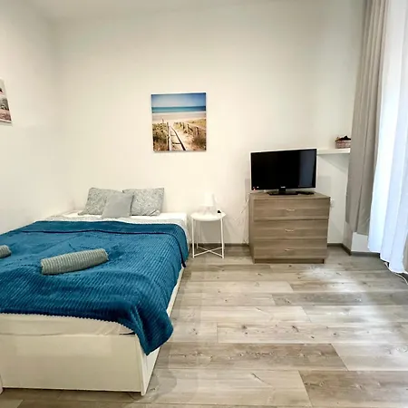 アパート Relax With 2 Bedroom, 2 Bathroom For 6 People In The Centre Free Coffee ブダペスト