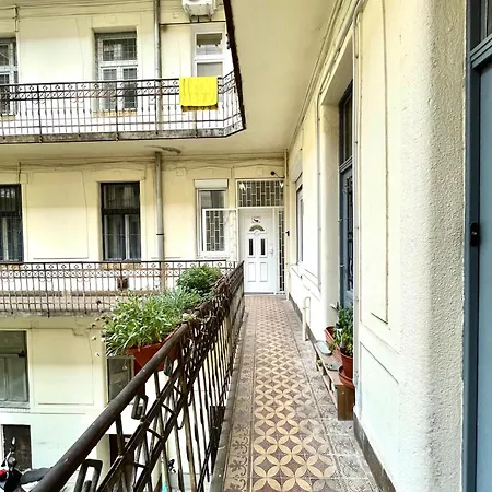 Relax With 2 Bedroom, 2 Bathroom For 6 People In The Centre Free Coffee ブダペスト