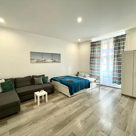 アパート Relax With 2 Bedroom, 2 Bathroom For 6 People In The Centre Free Coffee ブダペスト